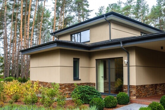 Jakie okna? Plastikowe czy aluminiowe?